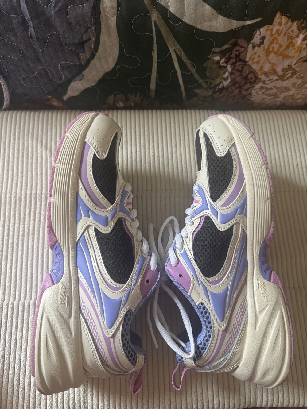Avia 5000 Running Sneakers in Black, Lavender & White - Picture 3 of 10